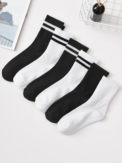 6/12 Pairs Middle Tube Socks For Men And Women Solid Colour In White and Black Fashion Sweat Absorption Breathable and Casual