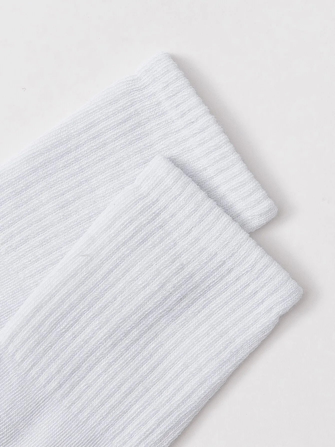 6/12 Pairs Middle Tube Socks For Men And Women Solid Colour In White and Black Fashion Sweat Absorption Breathable and Casual